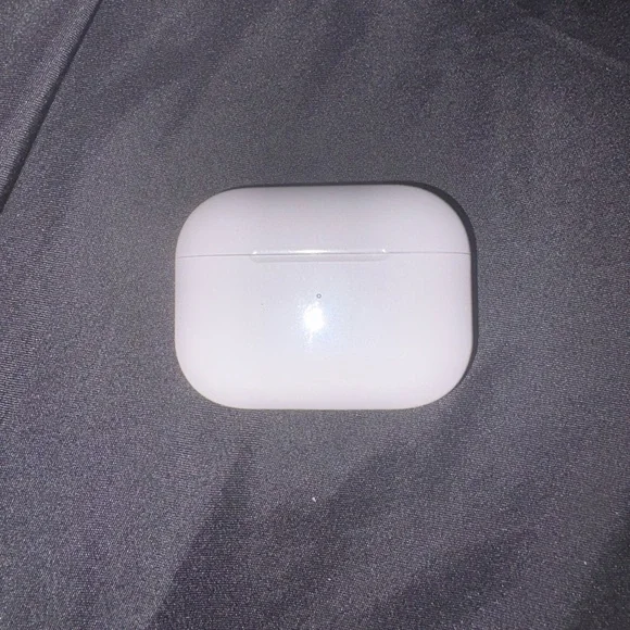 Apple AirPods Pro with MagSafe Charging Case